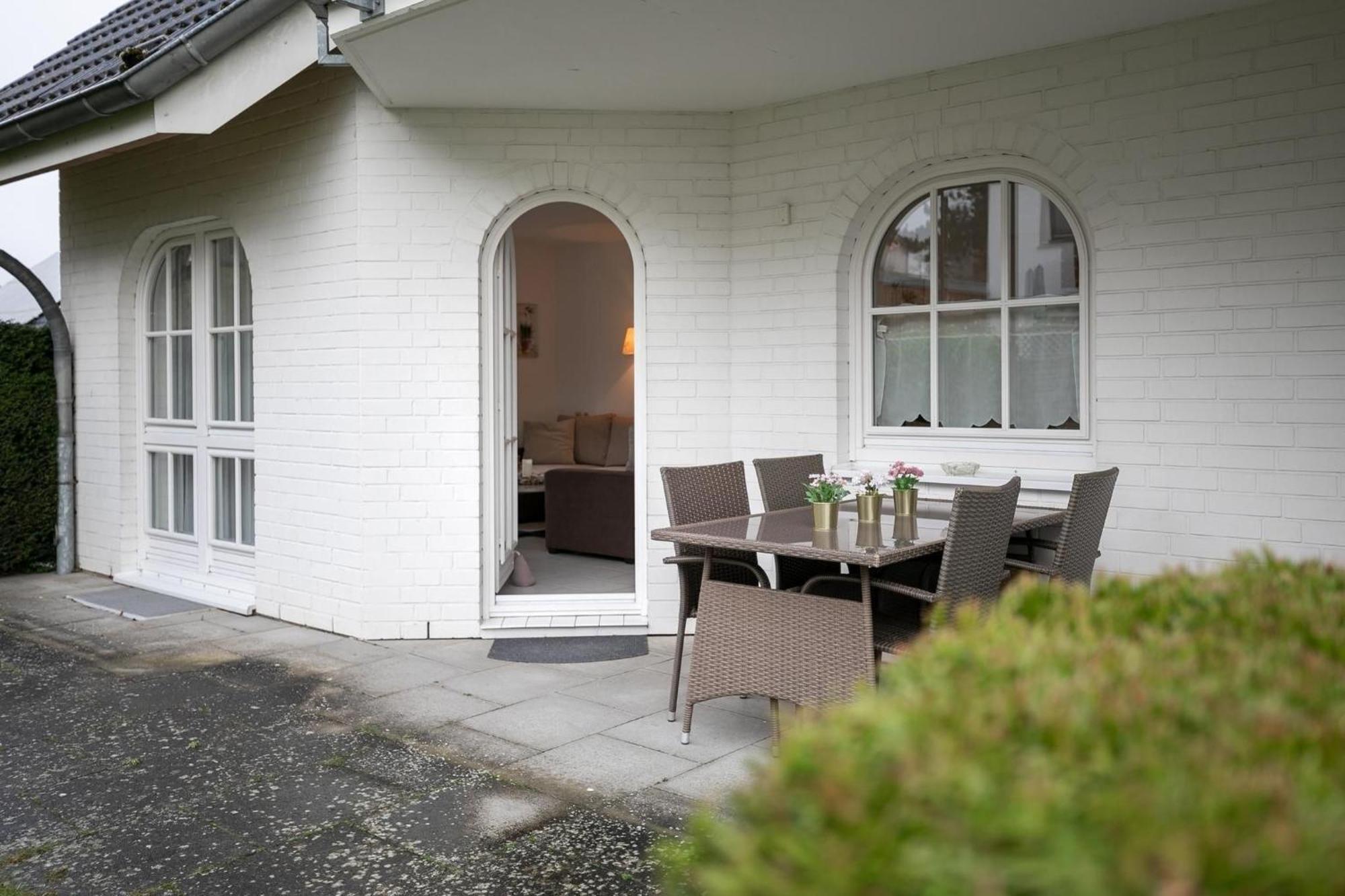 Haus Pegasus Gartenliebe Scharbeutz Exterior foto